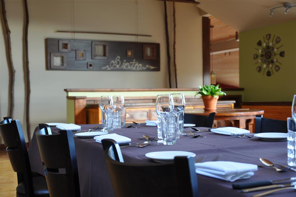 Salle à manger Petite Auberge (&copy;Centre de Villégiature Jouvence)