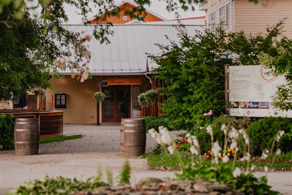 CharlesOlivierBourque (&copy;CharlesOlivierBourque)