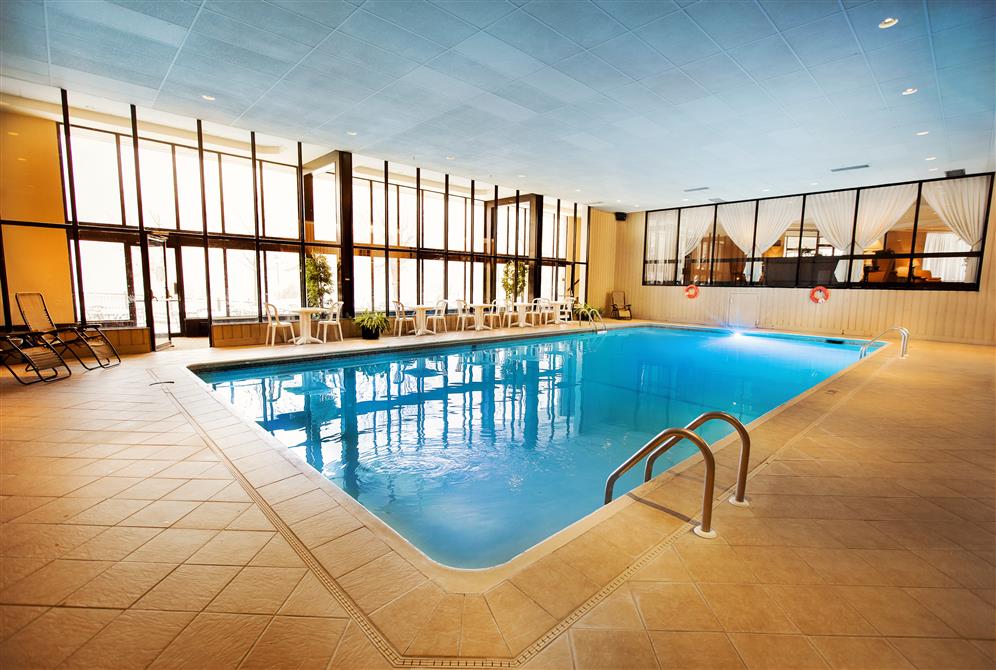 Piscine (&copy;HÔTEL LE PRÉSIDENT)