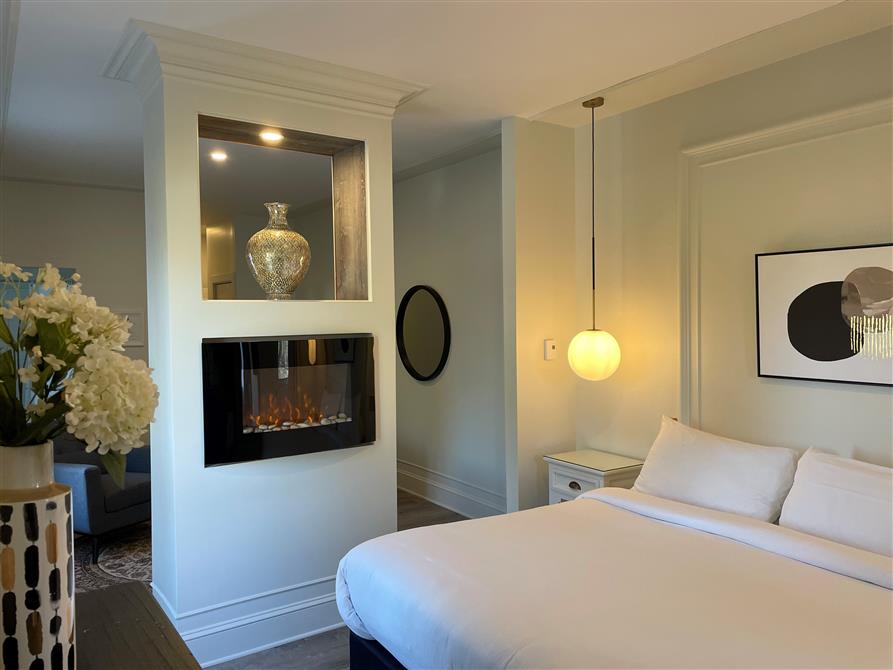 Suite supérieure no.5 (&copy;NUITS ST-GEORGES)