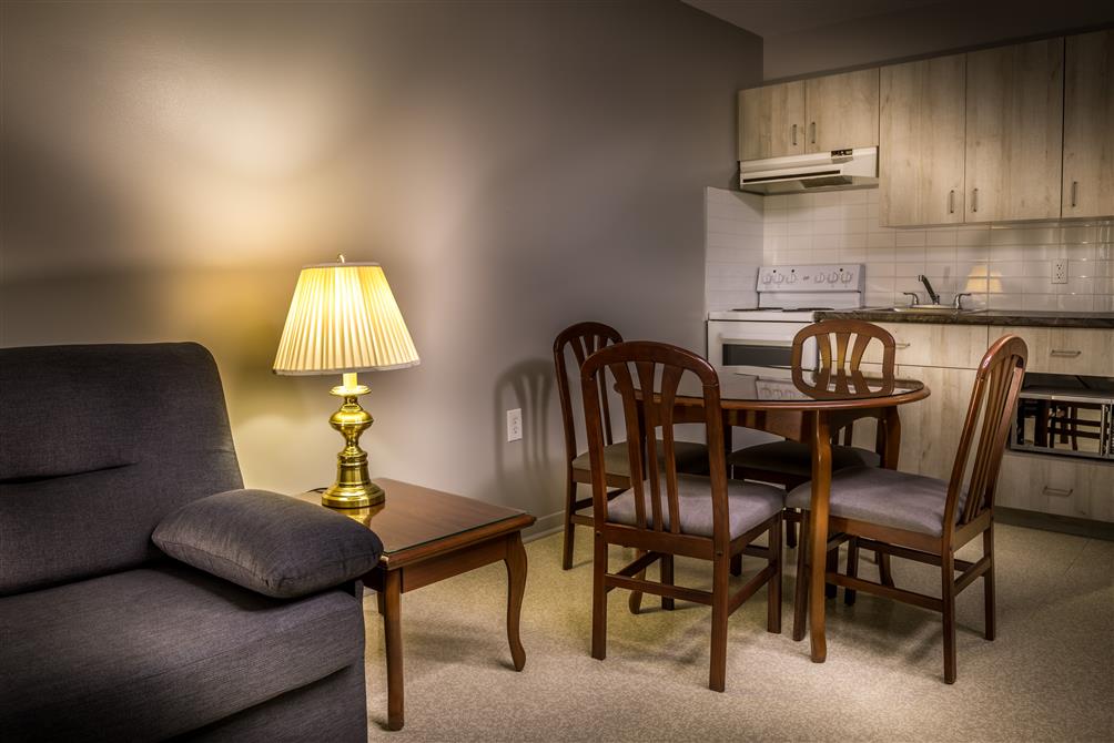 Chambre avec cuisinette (&copy;Centre 03 // Camp musical Val-des-Sources)