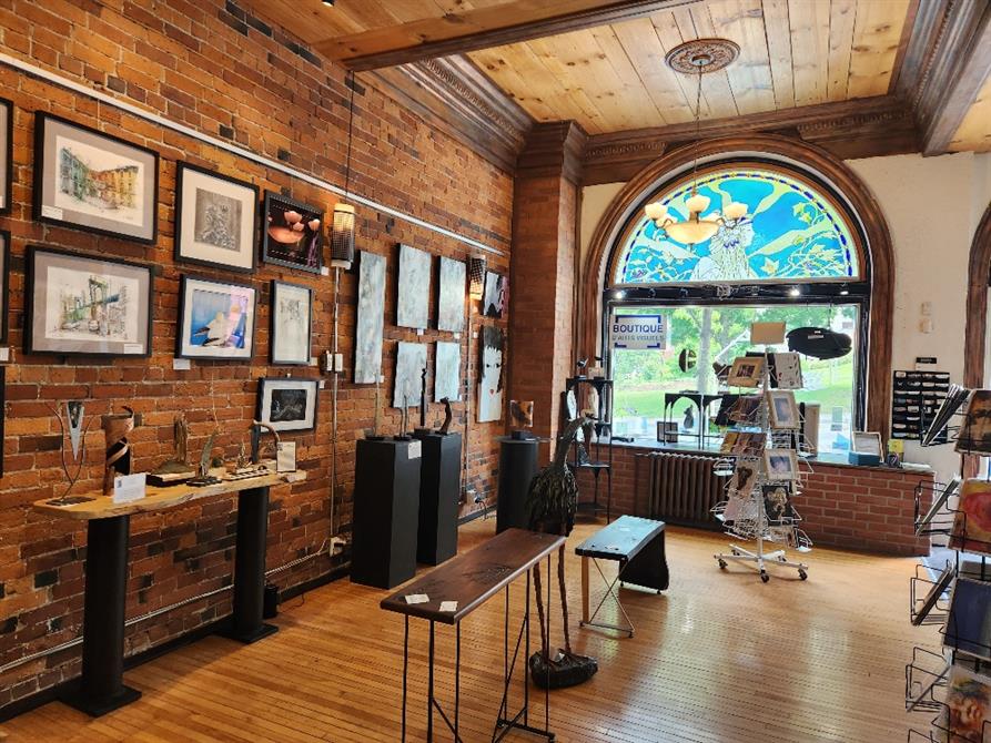 Boutique été 25 - partie avant - arts visuels (&copy;Dany Poulin)