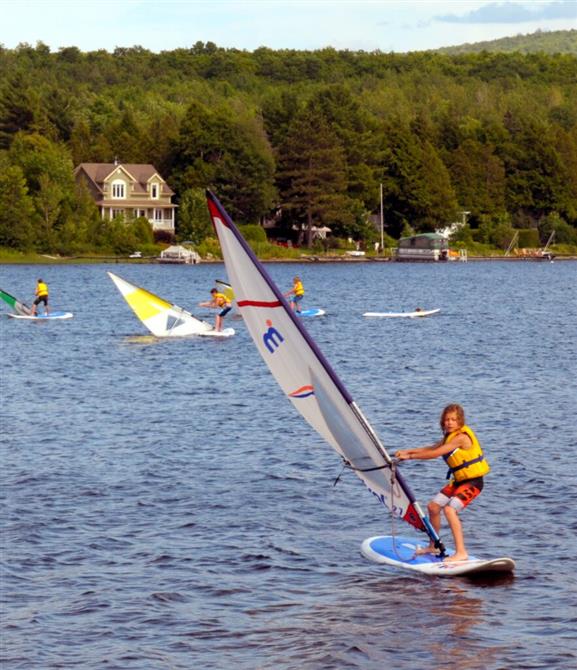 planches-a-voile-2014-883x1024 (&copy;Camp Claret)
