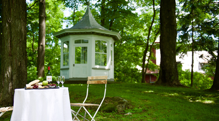 Pique nique au jardin - Manoir Maplewood (&copy;Manoir Maplewood)