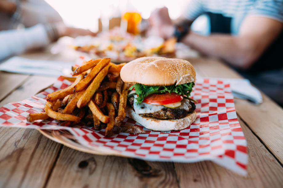 Burger et frites (&copy;Burger Pub )